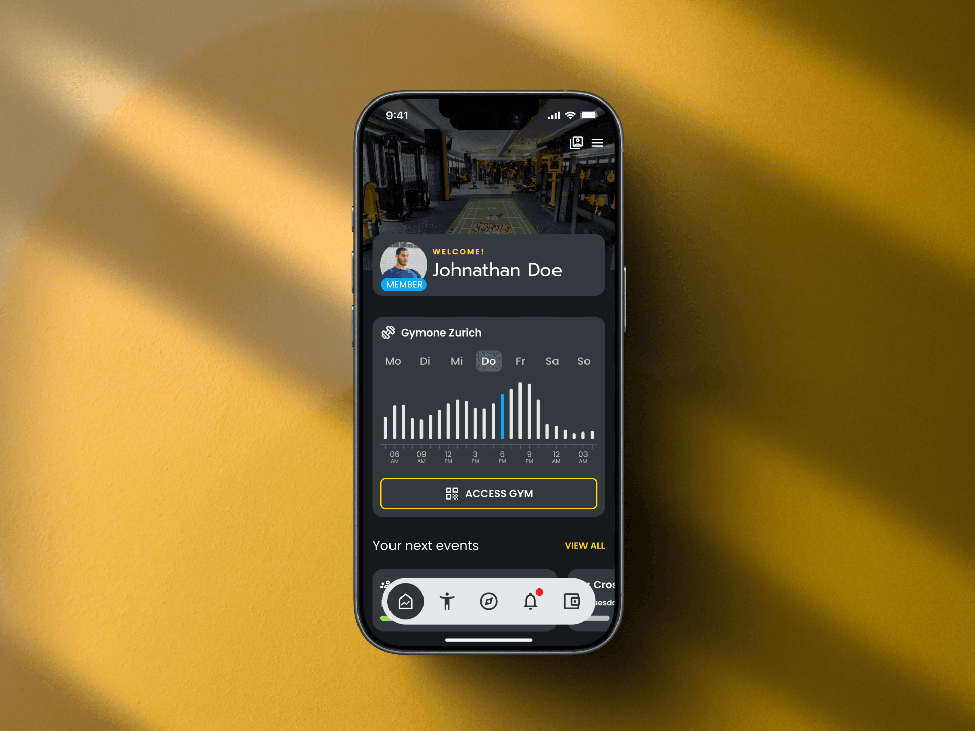 GYMONE App mit Gym-Zugang auf einem Smartphone in einer Hand